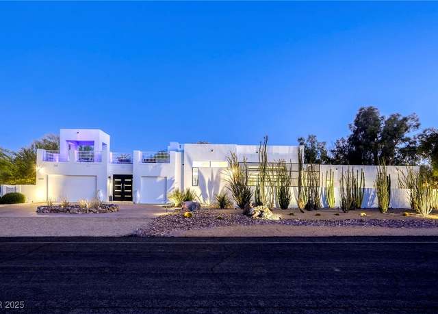 Property at 8525 W Verde Way, Las Vegas, NV 89149, 4 beds, 3.5 baths