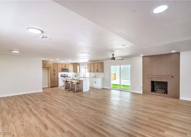 Property at 4742 El Tesoro Ave, Las Vegas, NV 89121, 4 beds, 2 baths