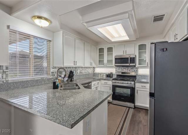 Property at 10103 Flagstaff Butte Ave, Las Vegas, NV 89148, 4 beds, 2.5 baths