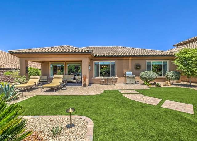 Property at 2509 Chateau Napoleon Dr, Henderson, NV 89044, 3 beds, 2.5 baths