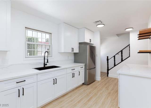Property at 171 Greenbriar Townhouse Way, Las Vegas, NV 89121, 2 beds, 2.5 baths