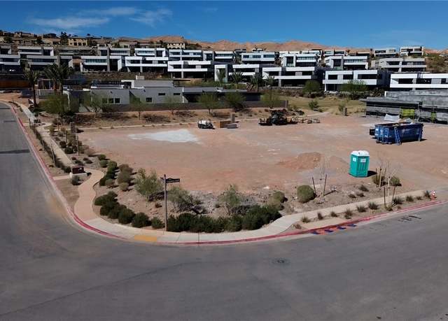 Property at 5 Rainbow Point Pl, Henderson, NV 89011