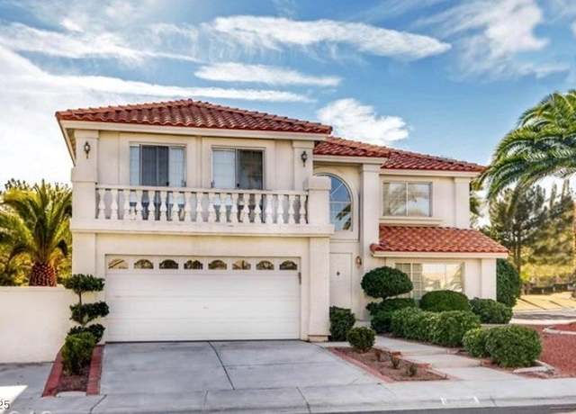 Property at 9421 Hollycrest Dr, Las Vegas, NV 89117, 4 beds, 2.5 baths