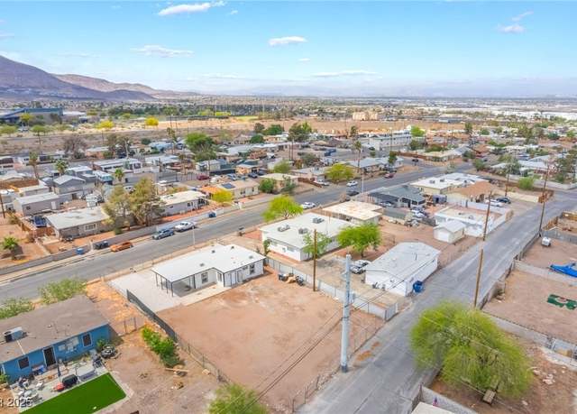 Property at 266 Tungsten St, Henderson, NV 89015, 3 beds, 1 bath