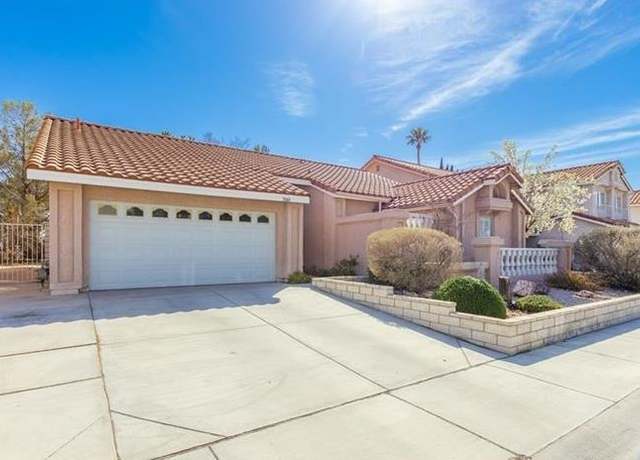 Property at 3040 Ocean Port Dr, Las Vegas, NV 89117, 3 beds, 2 baths