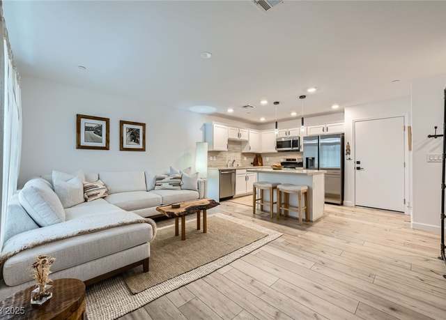 Property at 709 Pickled Pepper Pl, Henderson, NV 89011, 3 beds, 2.5 baths