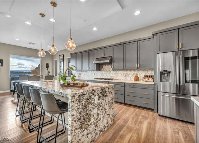 Property at 19 Hilltop Crest St, Henderson, NV 89011, 4 beds, 3.5 baths