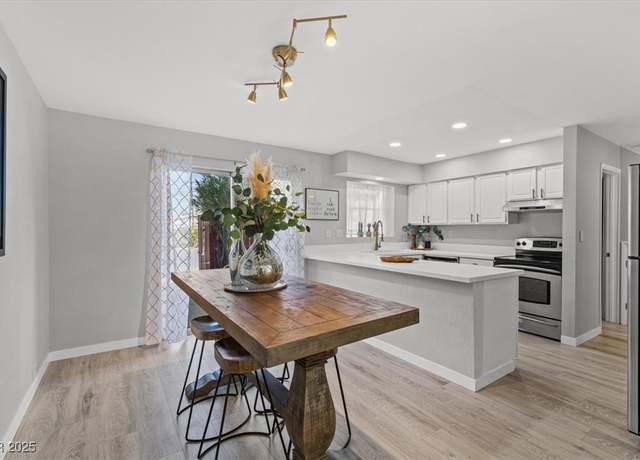 Property at 656 Tam O Shanter, Las Vegas, NV 89109, 2 beds, 1.5 baths