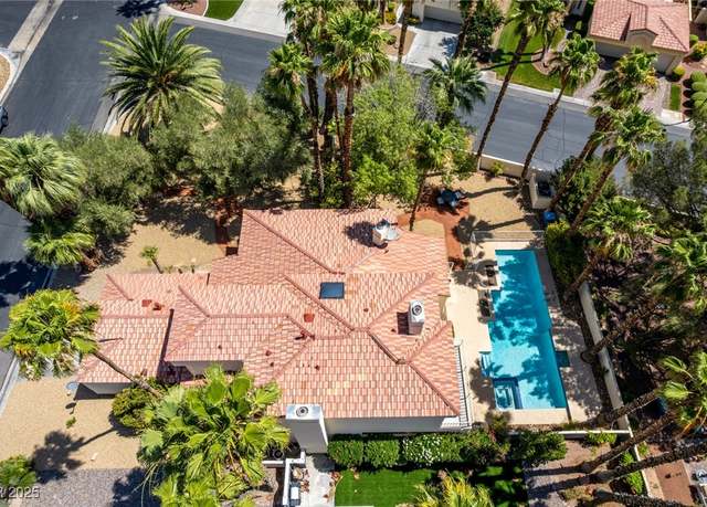 Property at 5228 Painted Lakes Way, Las Vegas, NV 89149, 4 beds, 3.5 baths