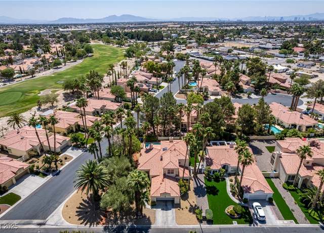 Property at 5228 Painted Lakes Way, Las Vegas, NV 89149, 4 beds, 3.5 baths