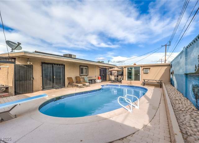 Property at 5093 Sun Valley Dr, Las Vegas, NV 89122, 3 beds, 2.5 baths