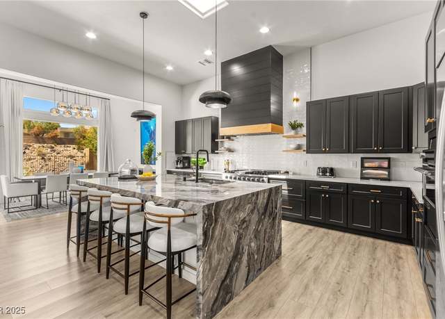 Property at 29 Plum Hollow Dr, Henderson, NV 89052, 4 beds, 3 baths