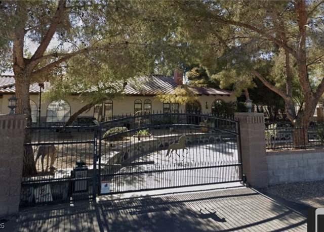 Property at 10410 La Cienega St, Las Vegas, NV 89183, 4 beds, 3 baths