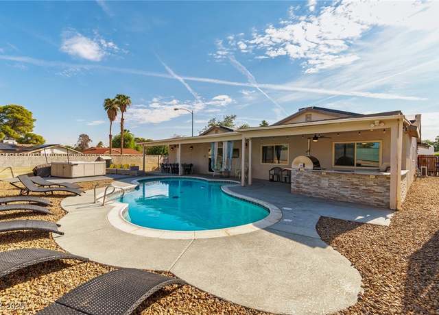 Property at 5551 Corral Cir, Las Vegas, NV 89119, 6 beds, 3 baths