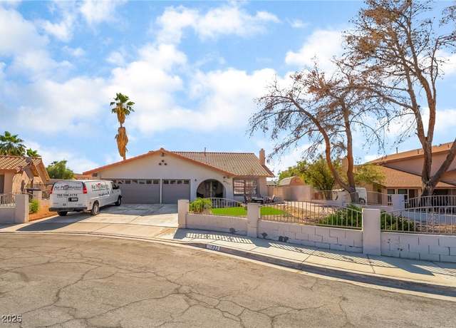 Property at 327 Fuente Dr, Henderson, NV 89014, 4 beds, 3 baths