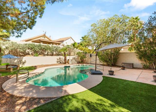Property at 1125 Lumina Ct, Las Vegas, NV 89117, 3 beds, 2.5 baths