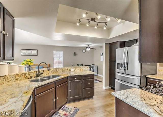 Property at 118 Wynntry Dr, Henderson, NV 89074, 5 beds, 3 baths