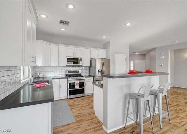 Property at 5919 Pavilion Lakes Ave, Las Vegas, NV 89122, 3 beds, 2 baths