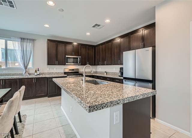 Property at 113 Manzanita Falls Ave, North Las Vegas, NV 89031, 4 beds, 3 baths