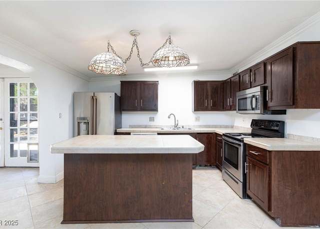 Property at 2825 Burnham Ave, Las Vegas, NV 89169, 3 beds, 2 baths