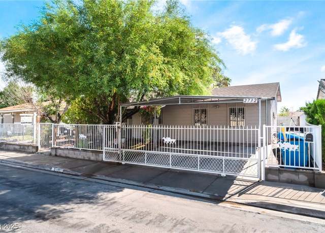 Property at 2732 Johannson Ln, Las Vegas, NV 89115, 3 beds, 2 baths