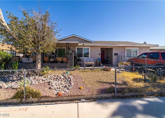 Property at 4945 Rita Dr, Las Vegas, NV 89121, 4 beds, 2 baths