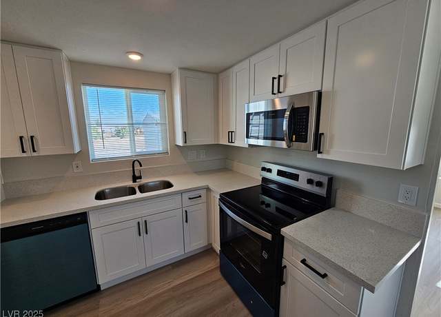 Property at 981 Mcmurray Dr, Pahrump, NV 89060, 3 beds, 2 baths
