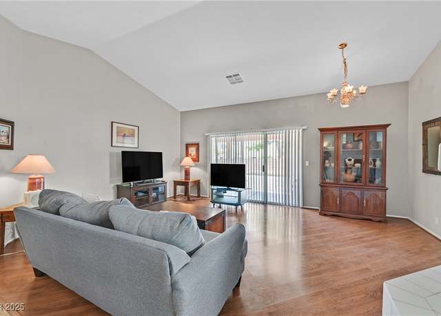 Property at 6125 Desert Haven Rd, Las Vegas, NV 89130, 3 beds, 2 baths