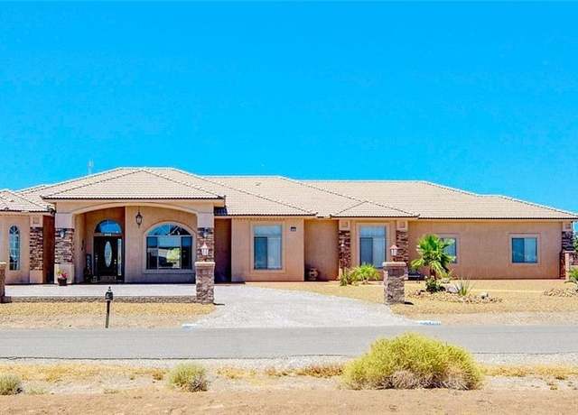 Property at 1440 Lost Creek Dr, Pahrump, NV 89048, 4 beds, 3.5 baths