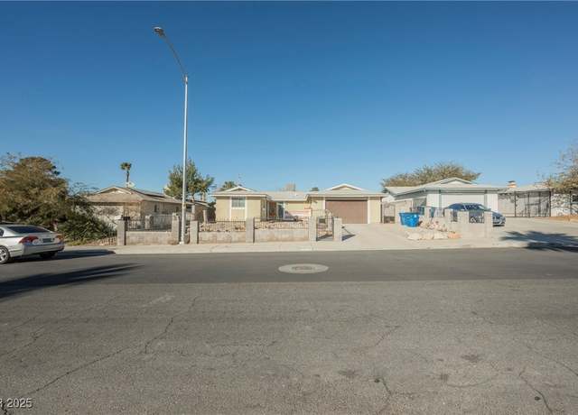 Property at 6770 Laronda Ln, Las Vegas, NV 89156, 3 beds, 2 baths