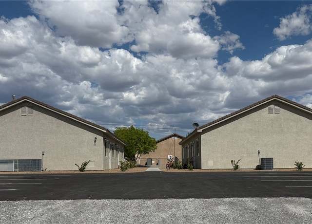 Property at 1121 Sixshooter Ave, Pahrump, NV 89048, 10 beds, 4 baths