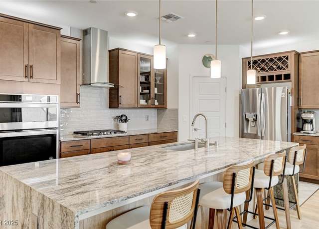 Property at 3200 Segesta Ave, Henderson, NV 89044, 5 beds, 2.5 baths