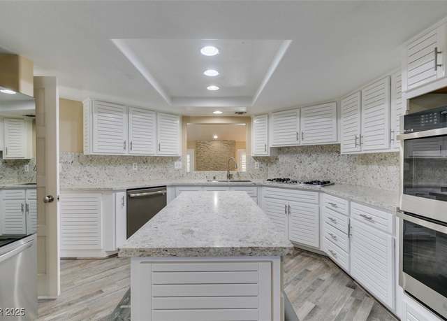 Property at 7217 Mission Hills Dr, Las Vegas, NV 89113, 3 beds, 2 baths