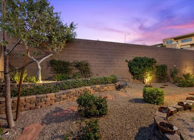 Property at 816 Stannard Ct, Henderson, NV 89052, 3 beds, 2.5 baths