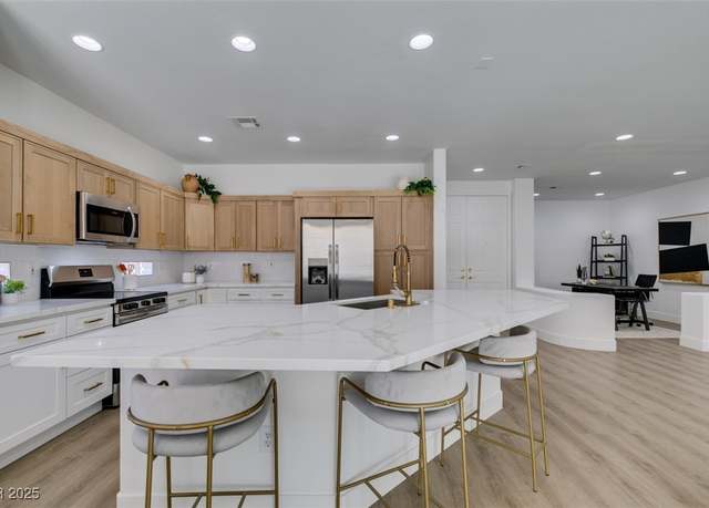 Property at 10389 Felice Ave, Las Vegas, NV 89135, 2 beds, 2 baths