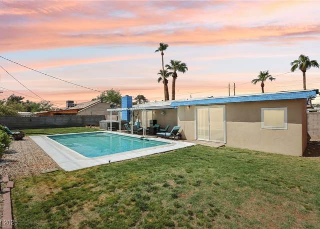 Property at 3140 Sundown Dr, Las Vegas, NV 89169, 3 beds, 2 baths