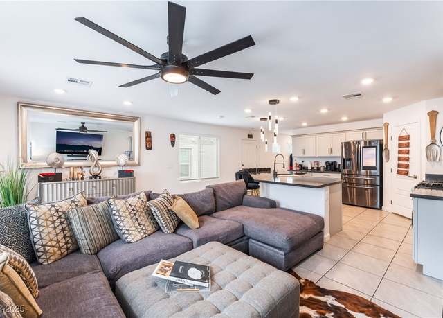 Property at 4915 Chidlaw Ave #3, Las Vegas, NV 89115, 3 beds, 2.5 baths