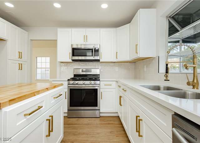 Property at 2107 Fountain Springs Dr, Henderson, NV 89074, 3 beds, 2.5 baths