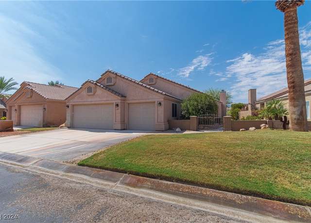 Property at 1214 Country Club Dr, Laughlin, NV 89029, 2 beds, 2.5 baths