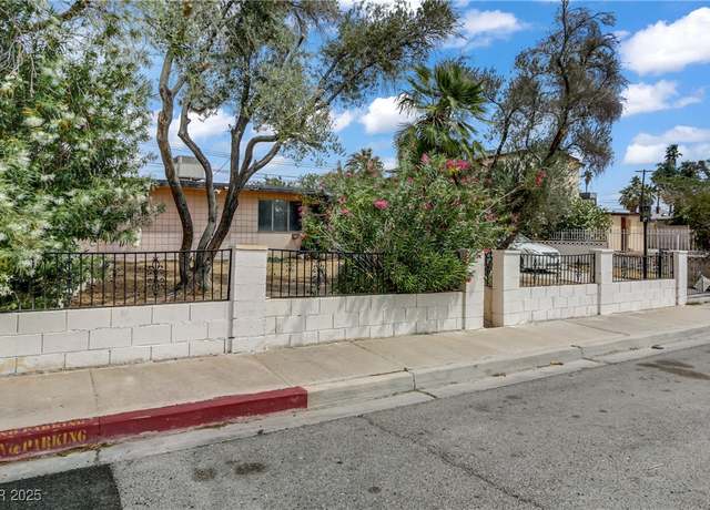 Property at 1674 Palma Vista Ave, Las Vegas, NV 89169, 4 beds, 2 baths