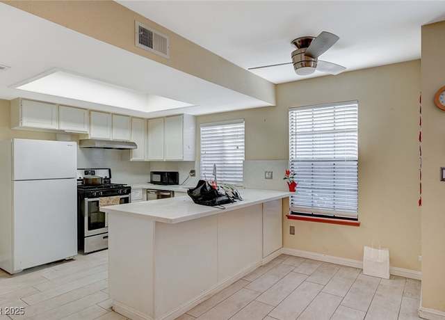 Property at 5923 Laredo St, Las Vegas, NV 89146, 2 beds, 1.5 baths