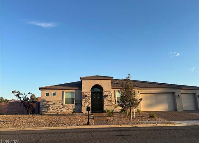 Property at 211 E Kimberly Dr, Henderson, NV 89015, 5 beds, 4.5 baths