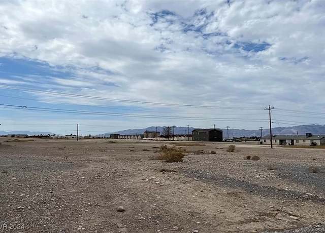 Property at 660 San Lorenzo St, Pahrump, NV 89048, 8 beds, 4 baths