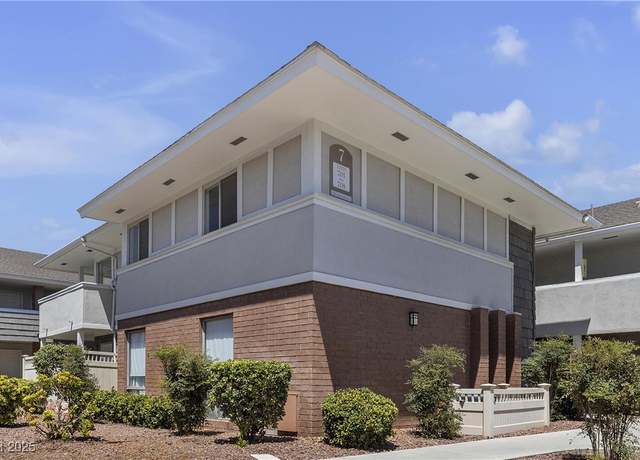 Property at 746 Oakmont Ave #708, Las Vegas, NV 89109, 2 beds, 1 bath