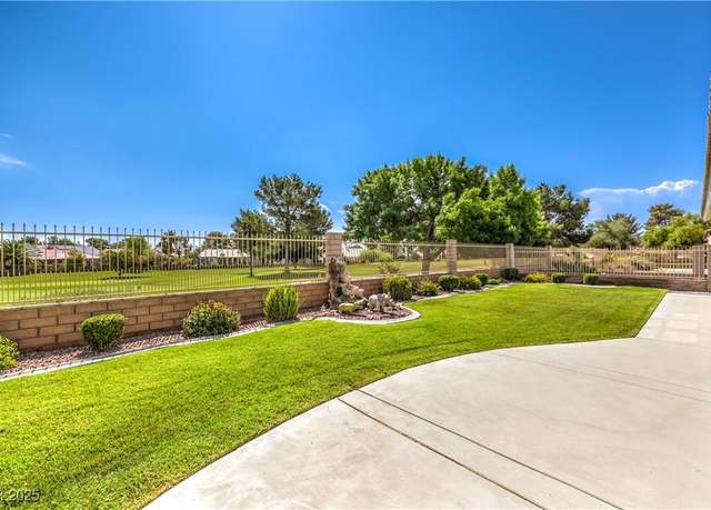 Property at 5000 Linkside Dr, Las Vegas, NV 89130, 3 beds, 2 baths