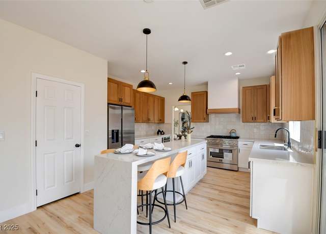 Property at 955 Leadville Meadows Dr, Henderson, NV 89052, 4 beds, 3 baths