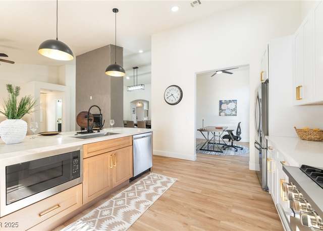Property at 1901 Rolling Dunes Ct, Las Vegas, NV 89117, 4 beds, 2.5 baths