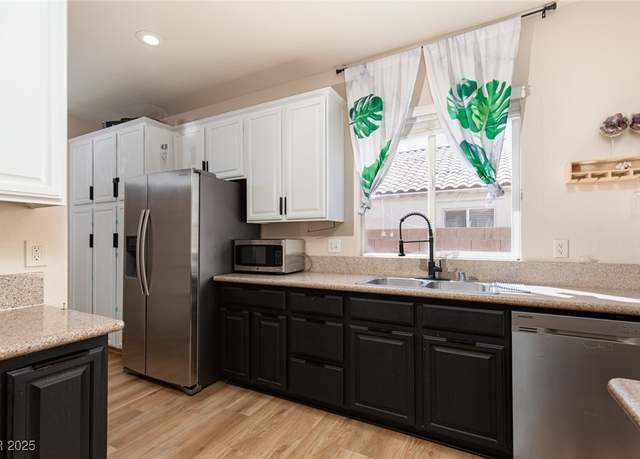 Property at 2691 Rimpacific Cir, Las Vegas, NV 89146, 4 beds, 3 baths