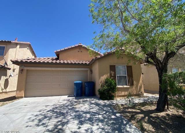 Property at 8020 Copperhead Creek St, Las Vegas, NV 89143, 2 beds, 2 baths