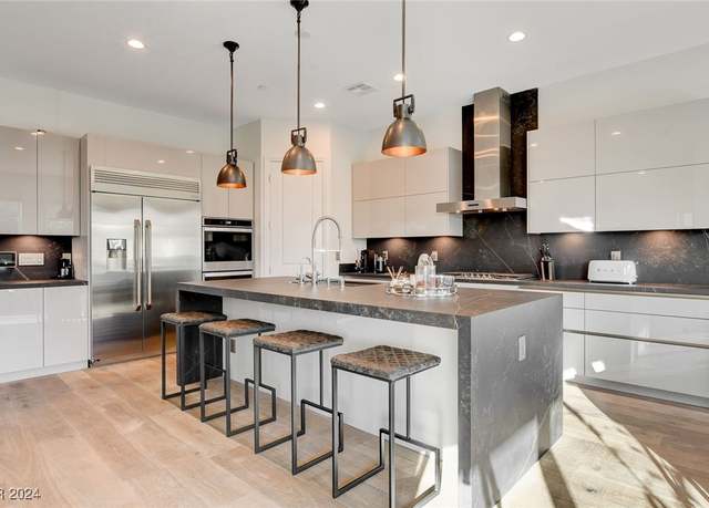Property at 2567 Speyburn Ave, Henderson, NV 89044, 5 beds, 3 baths